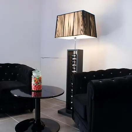 Hotel Logis Auberge Côté Jardin