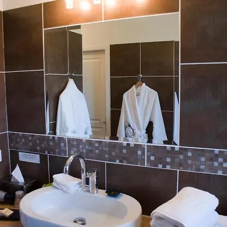 Logis Auberge Côté Jardin 3*
