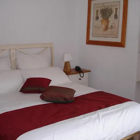 Logis Auberge Côté Jardin Hotel 3*