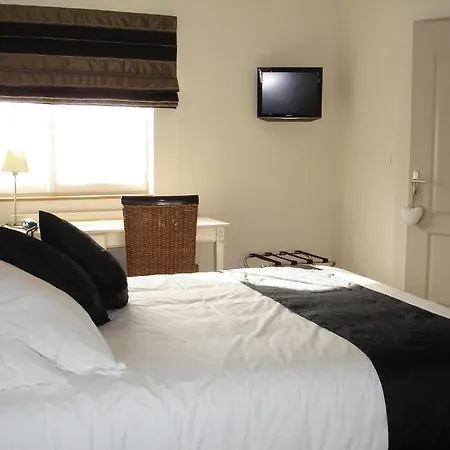 Logis Auberge Côté Jardin Hotel 3*
