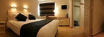 Logis Auberge Cote Jardin Hotel