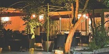 Logis Auberge Cote Jardin Hotel